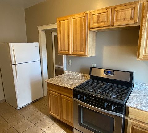 3rd image of 5316 N Winthrop Ave #1E