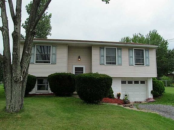 2nd image of 134 Oberlin Dr