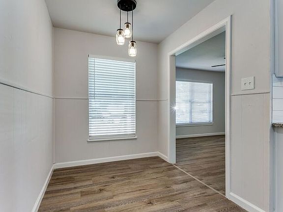 4th image of 1300 Meadowbrook Dr