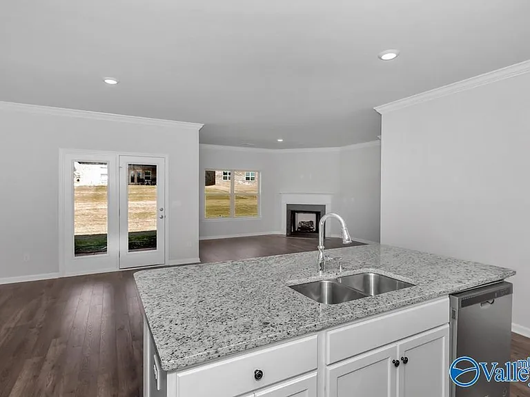 22067 Chancery Ln — Photo 4