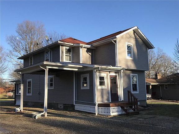 3rd image of 360 E Clinton St