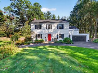 3 Locust Ln, Loudonville, NY 12211