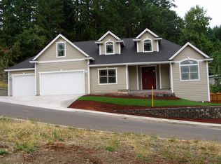 1210 Holly Ave, Cottage Grove, OR 97424