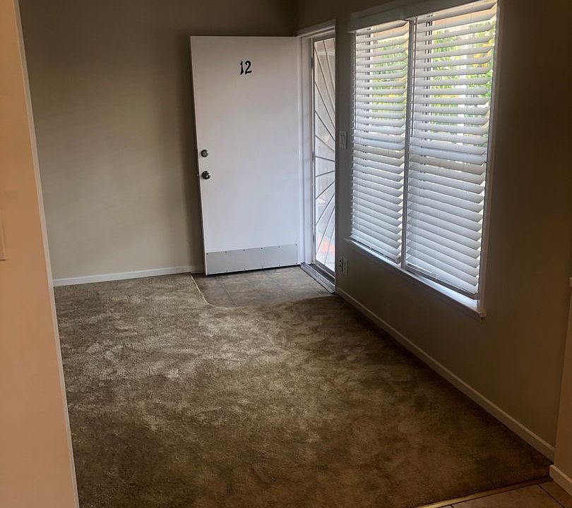 1st image of 1515 E 3rd St #18