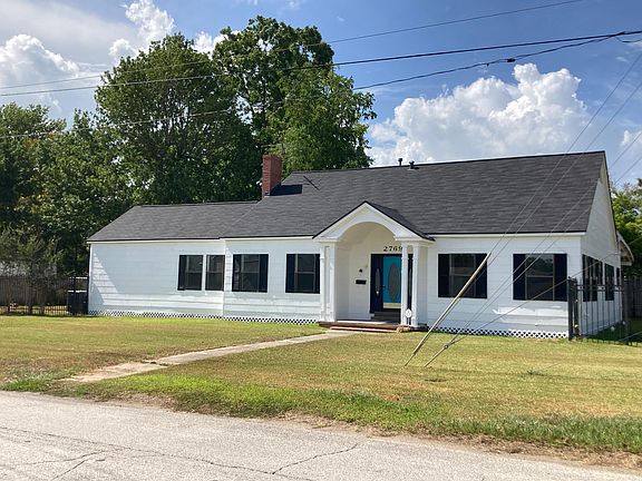 Charming historical home for lease. This home would be right for a family that require large living areas. Separate baths for all. If you don't like the formal dining room you could change it into another bedroom. There is a walk-in closet right next door