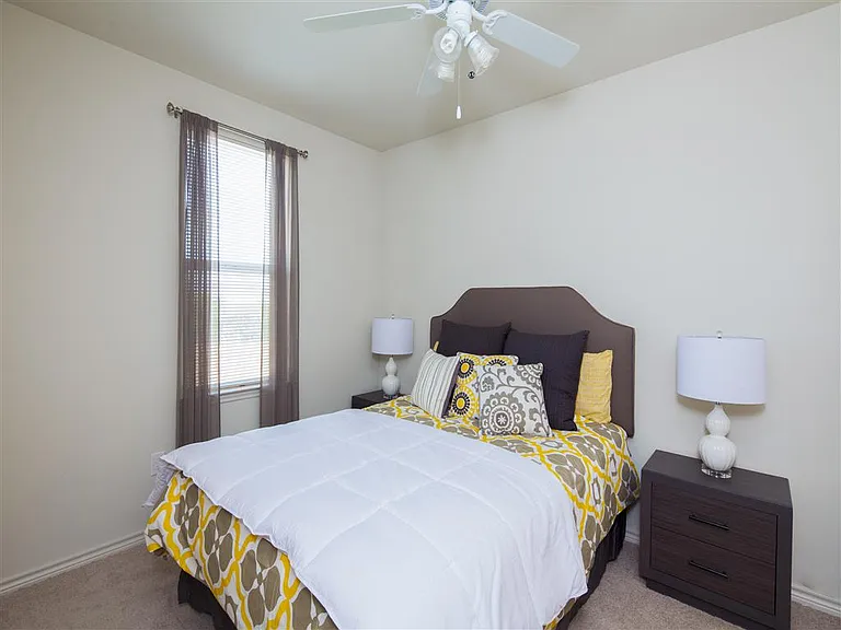 Sienna Pointe — Photo 14