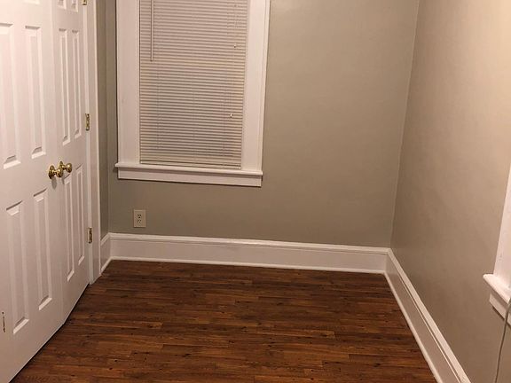 Small bedroom/office