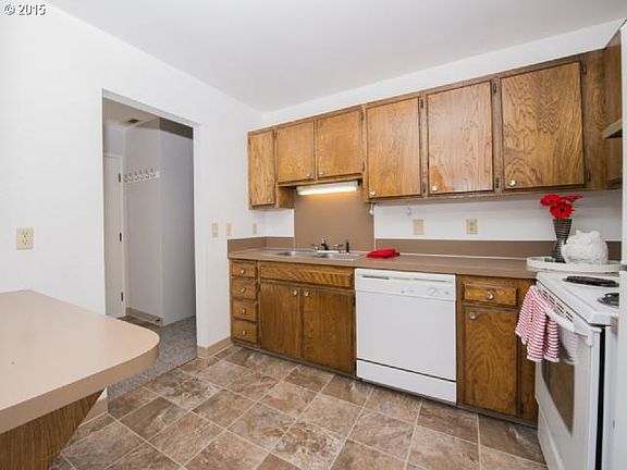 5th image of 410 N Hayden Island Dr #117