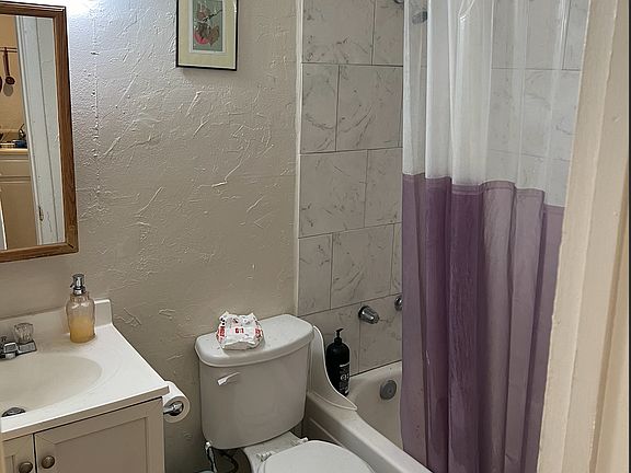 3rd image of 417 Harvard Dr SE #4