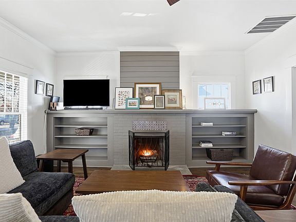 3rd image of 2243 Fairmount Ave