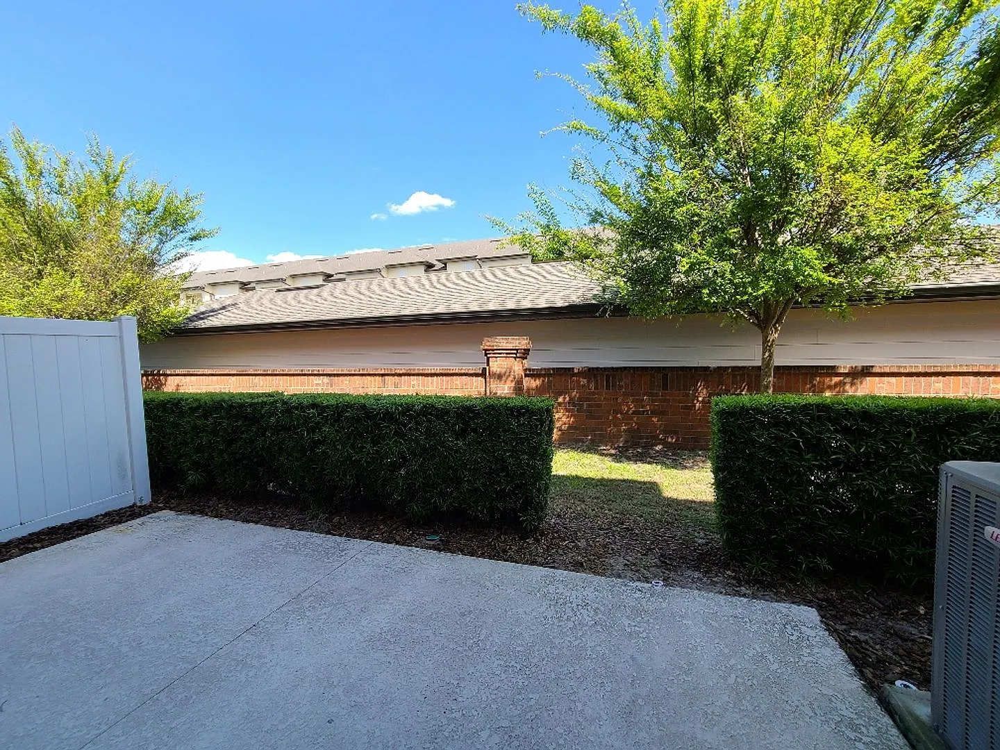 3br 2.5ba At Oviedo On The Park. Tile Floors Downstairs, Located Directly Across From Pool — Photo 3
