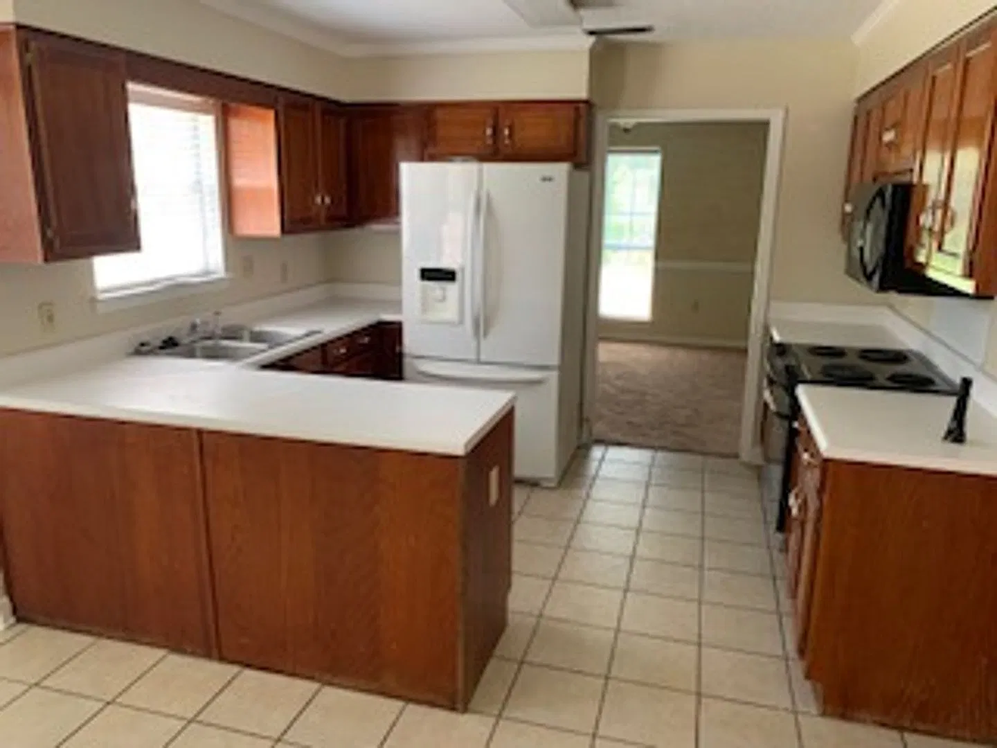 4/2 Woodbridge Subdivision — Photo 2