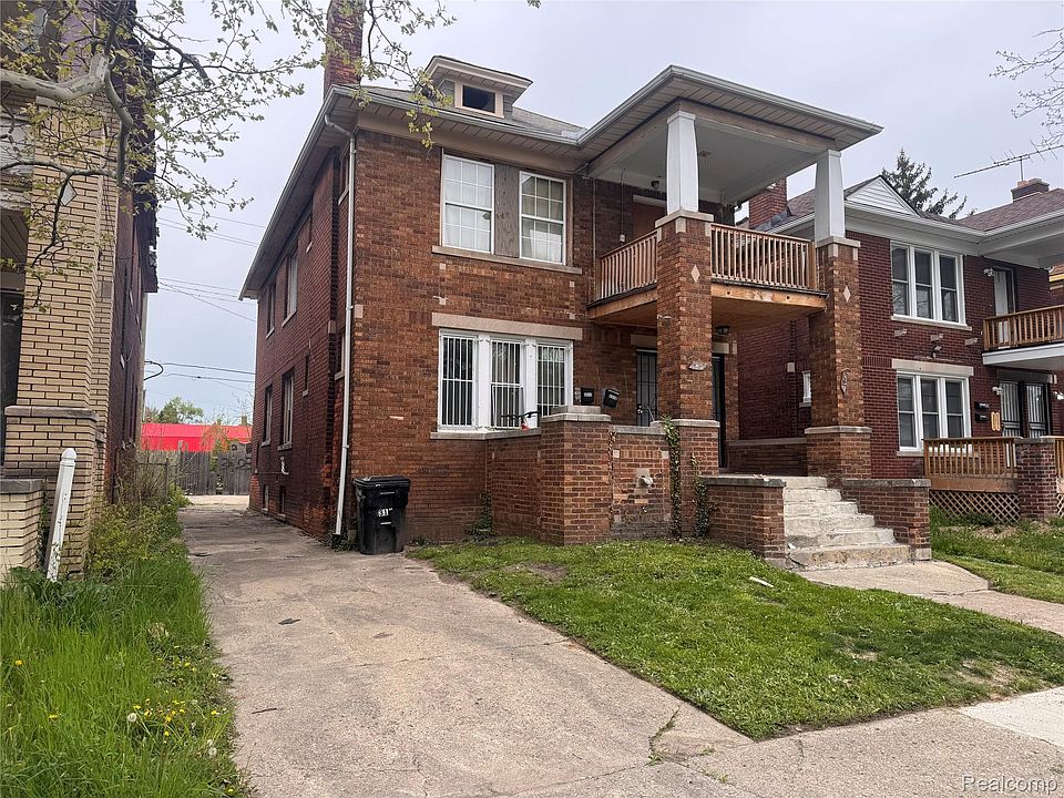 2nd image of 3310 Clairmount St