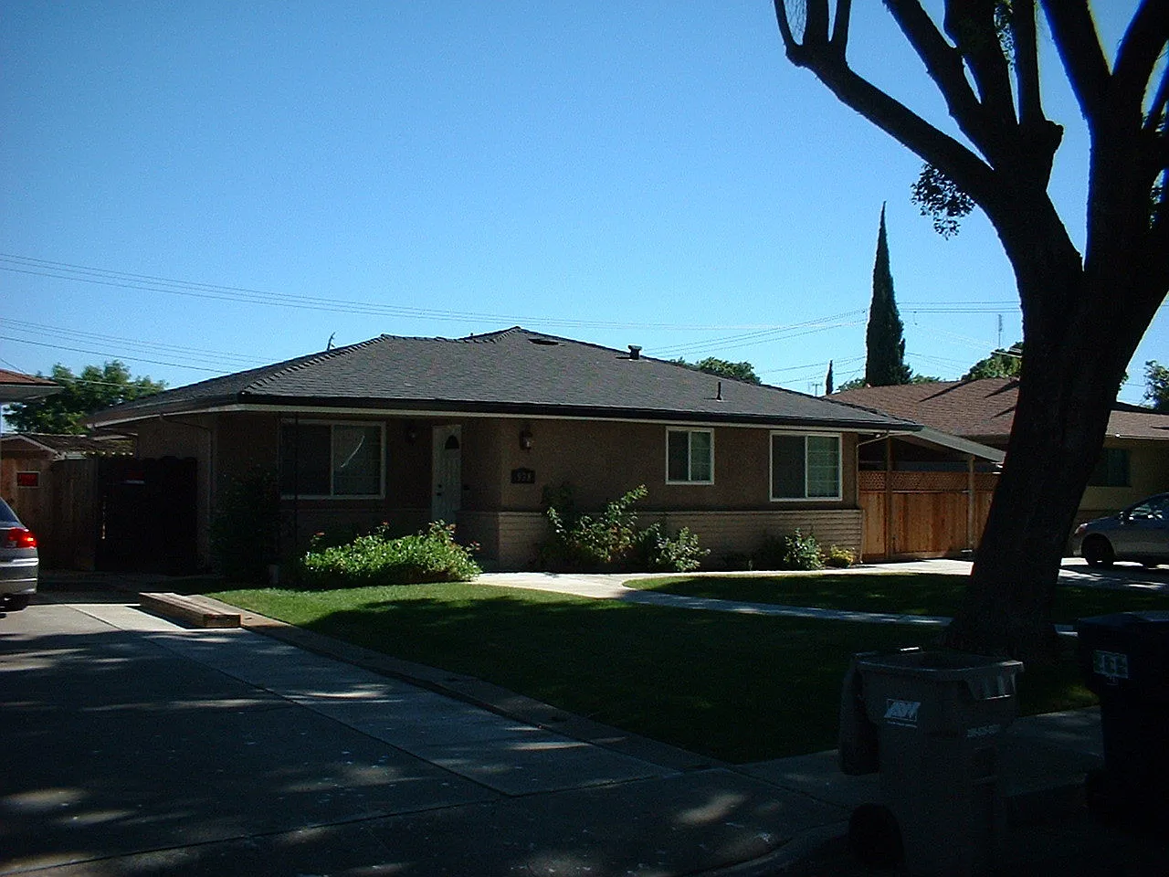Reduced! 3 Bed 2 Bath Home With Swimming Pool In Desirable Presidential Neighborhood! — Photo 1
