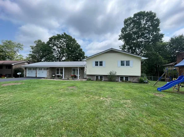 315 Millstone Dr, Beckley, WV 25801