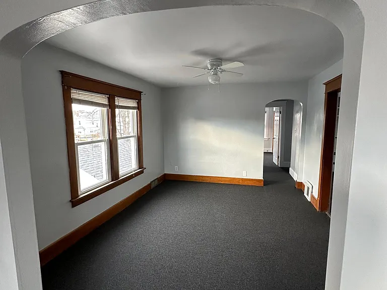 298 Nassau Ave #UPPER — Photo 6