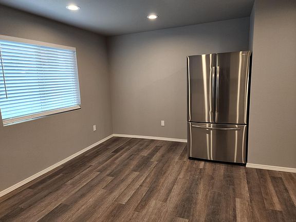 5th image of 1200 E 17th St