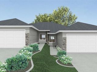 5037 W Hillsboro Dr, Lincoln, NE 68528