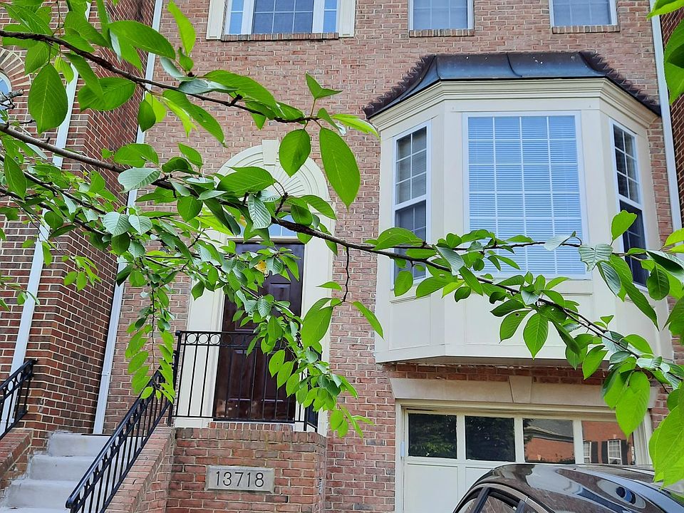 1st image of 13718 Valley Oak Cir