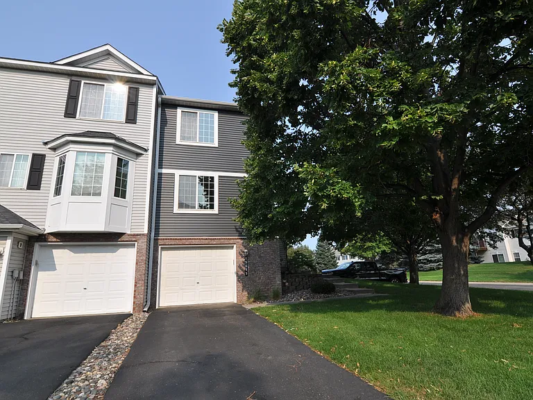 15511 Float Ln — Photo 24