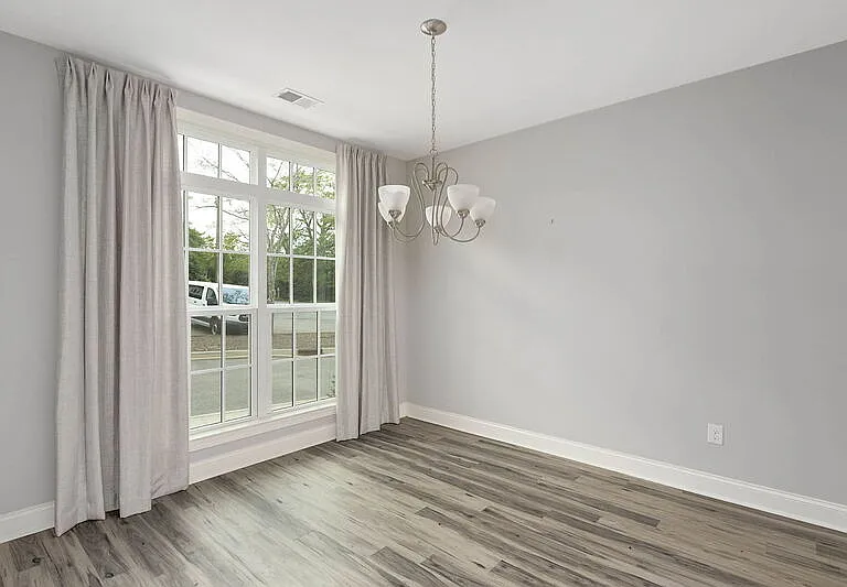 188 Silver Hill St — Photo 2