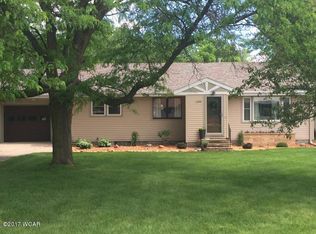 2100 River Rd, Windom, MN 56101