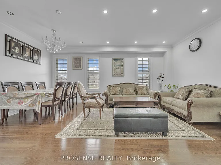 2 Timbercove Rd — Photo 4