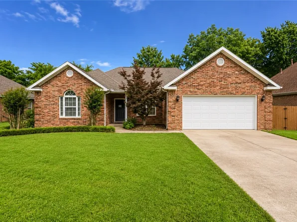 319 Bluff Dr, Lowell, AR 72745