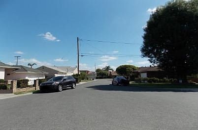 Exterior Neighborhood (street photo)