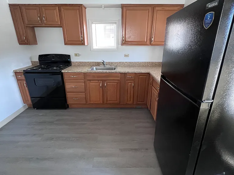 260 Cedar St — Photo 3
