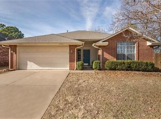 601 Stonepoint Dr, Edmond, OK 73034
