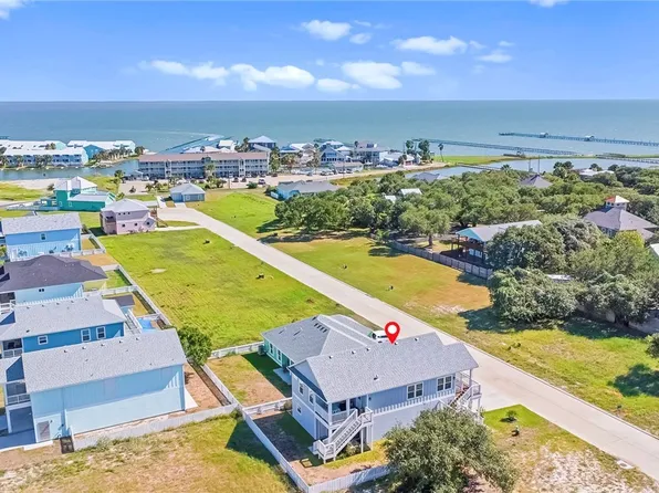 132 Breezeway Dr, Rockport, TX 78382