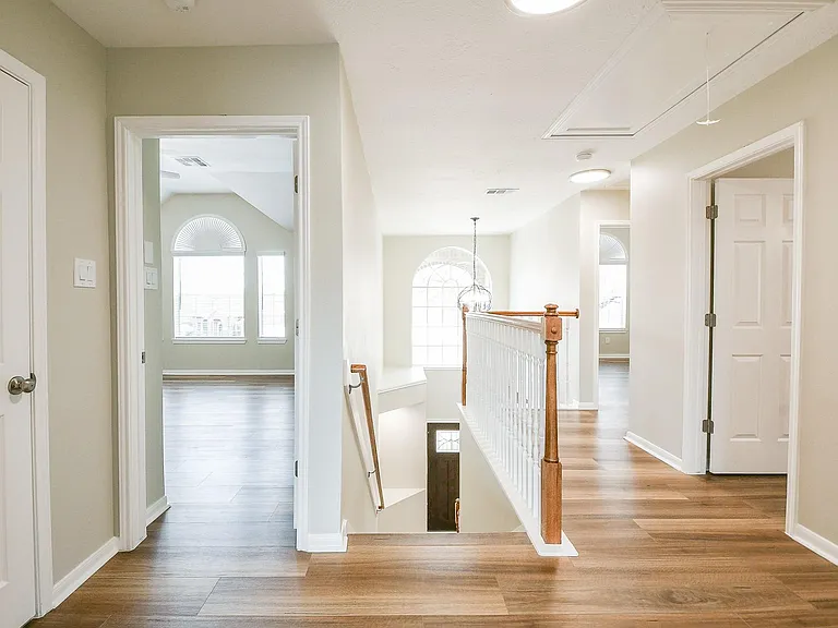 815 Robins Way — Photo 30