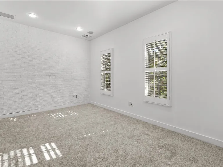 1229 22nd St #A — Photo 17