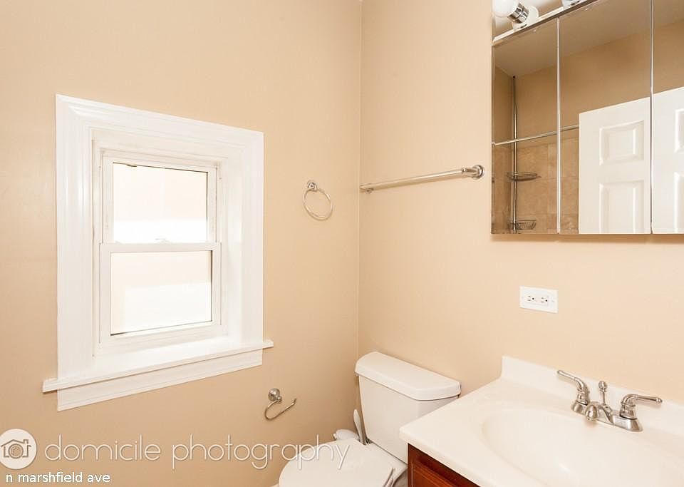 1st image of 839 N Marshfield Ave #118