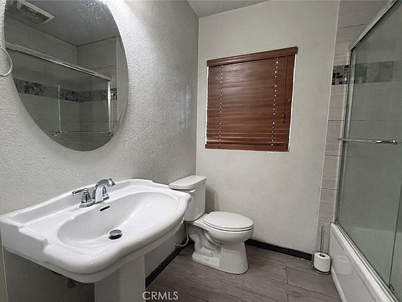 4th image of 1071 E 46th St