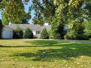 26 Windsor Dr, Oak Brook, IL 60523
