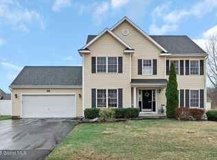 19 Sandy Ln S, Selkirk, NY 12158