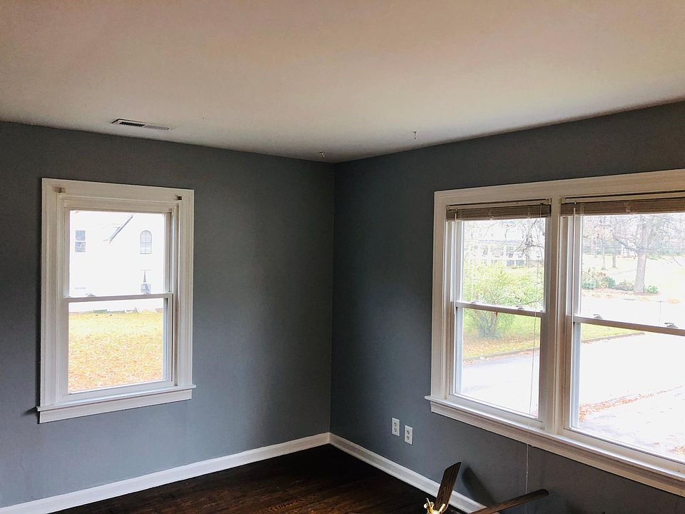 2nd image of 105 Berry Ave
