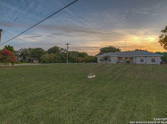 3rd image of 1531 Flaming Oak Dr