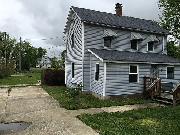 3rd image of 2 Railroad Ave