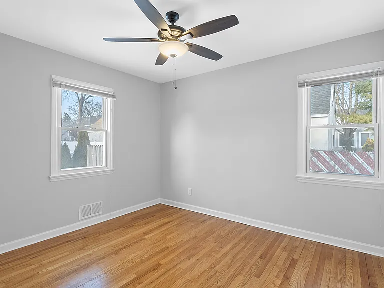 26 Kipling Ave — Photo 12
