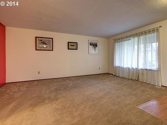 4th image of 2335 SE 55th Ave