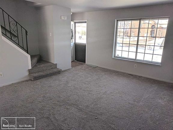 3rd image of 29335 Jefferson Ave