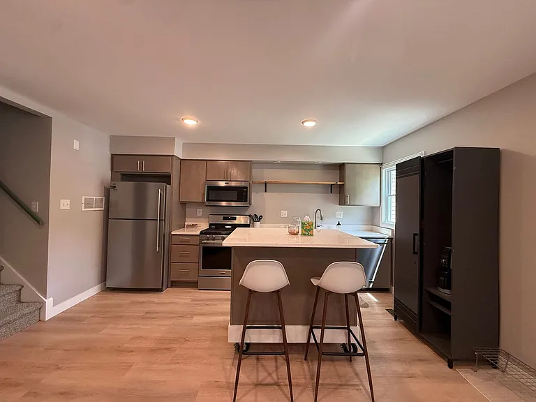 1810 High St — Photo 6