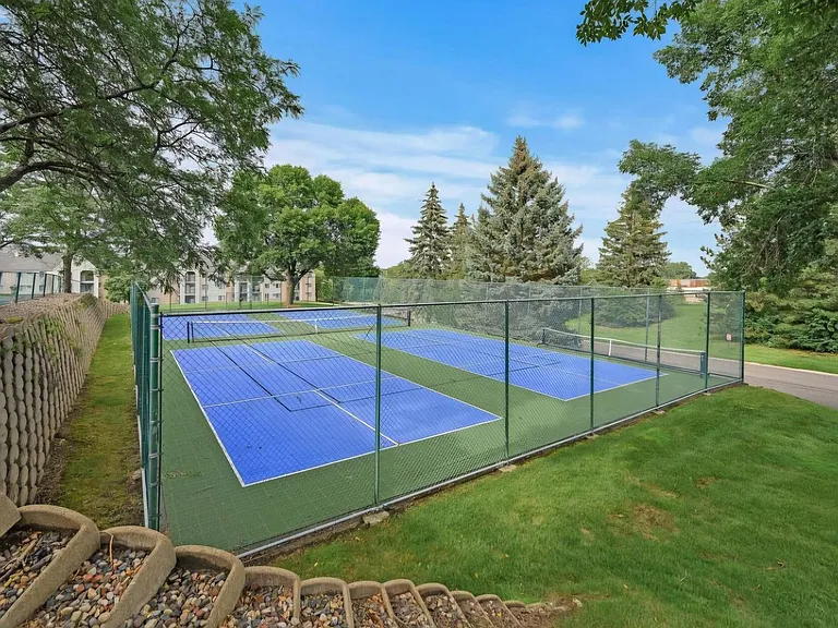 4350 Trenton Ln N #321 — Photo 8