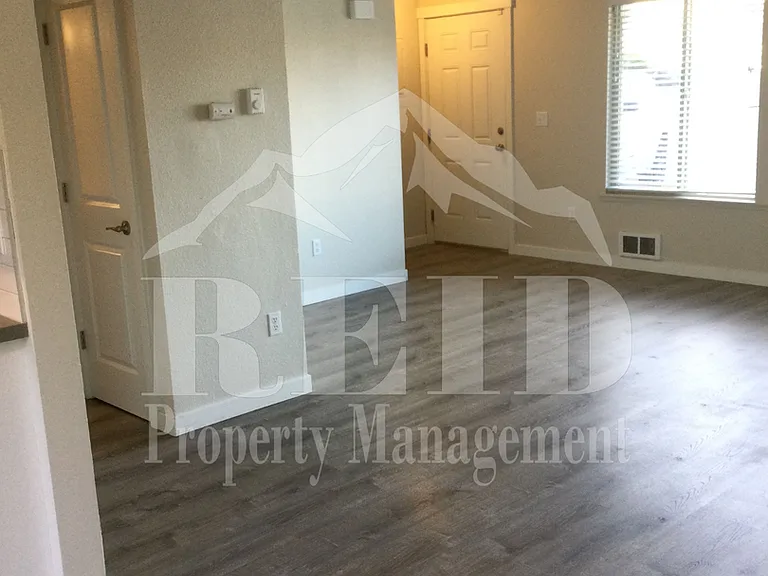 2609 25th St — Photo 5