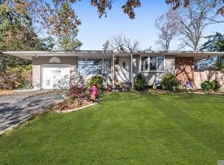 75 Dovecote Ln, Commack, NY 11725