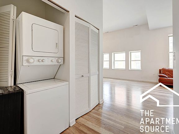 4th image of 2734 W North Ave #203