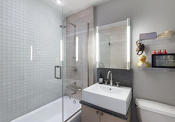 4th image of 120 Greenwich St APT 5H